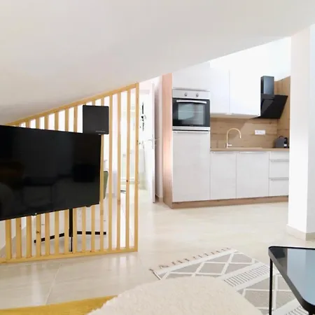 Cozy Loft For Two Lägenhet *