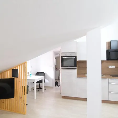 Cozy Loft For Two Lägenhet Zadar